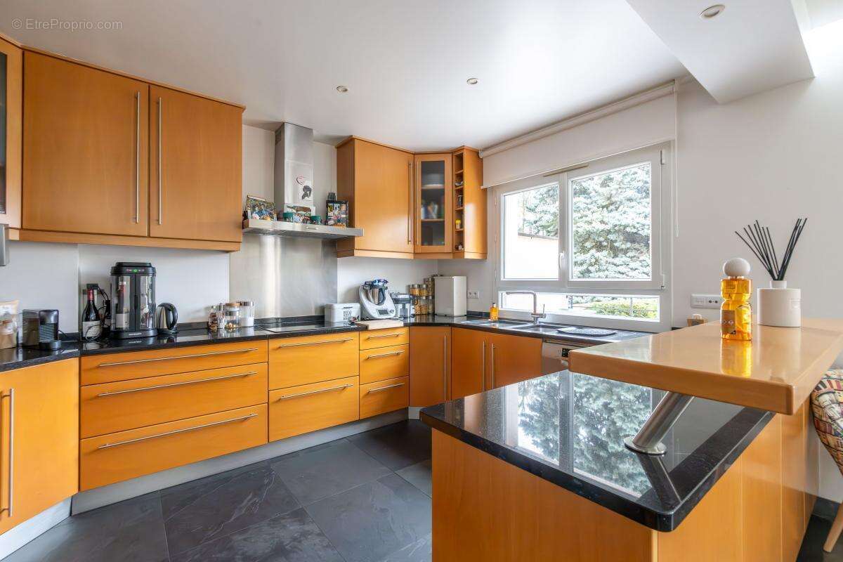 Maison à SAINT-MAUR-DES-FOSSES