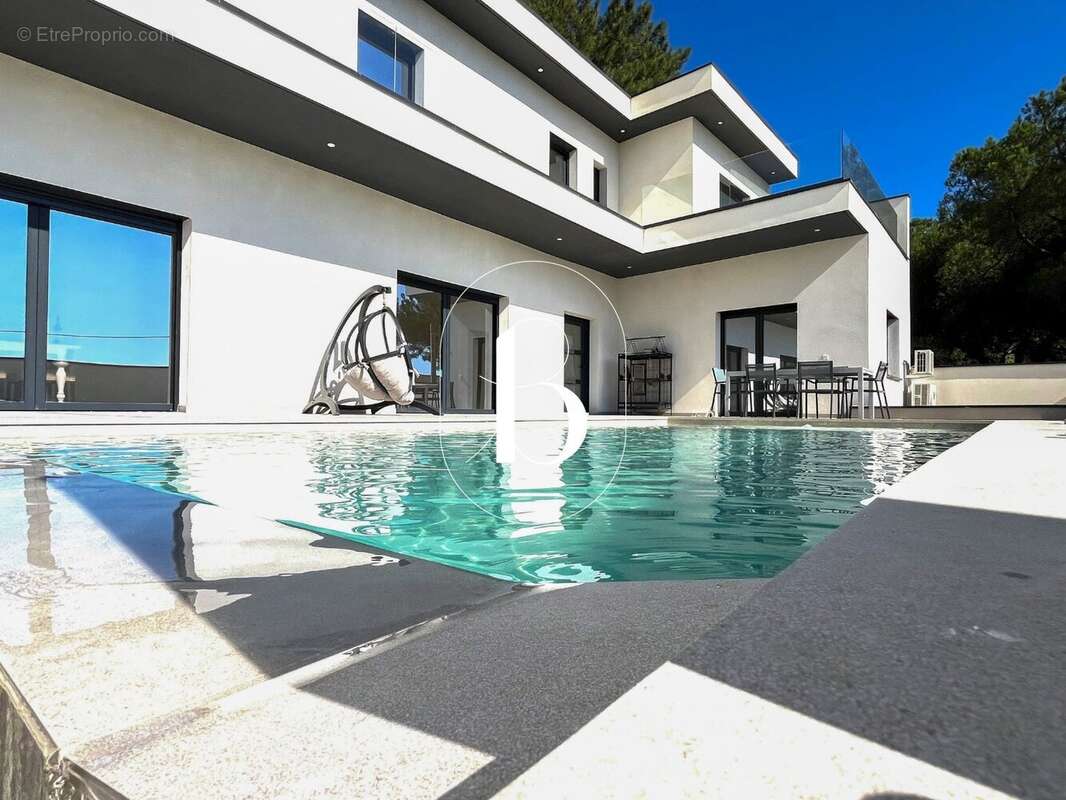 Maison à BAGNOLS-SUR-CEZE