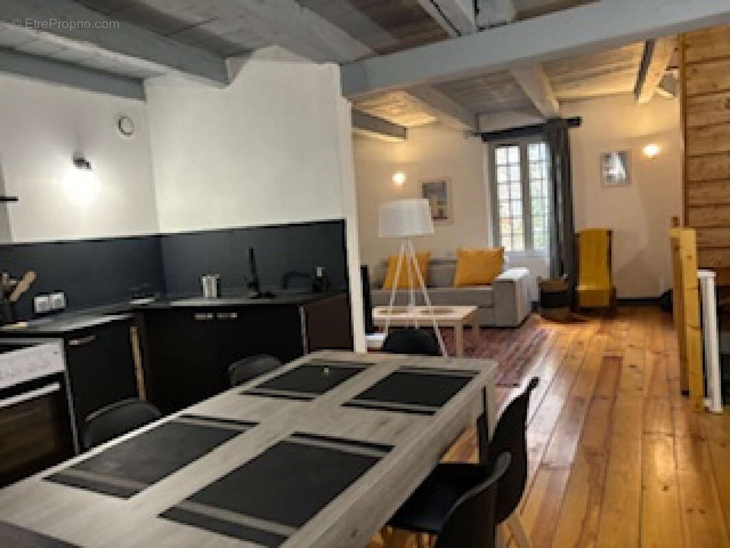 Vieux Cahors -Maison T4 de ville  rénovée avec Charme et meublée - photo 5