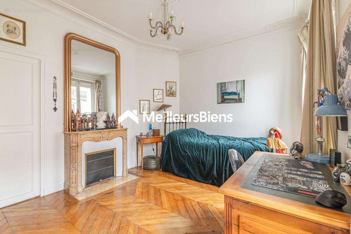 Appartement à PARIS-9E