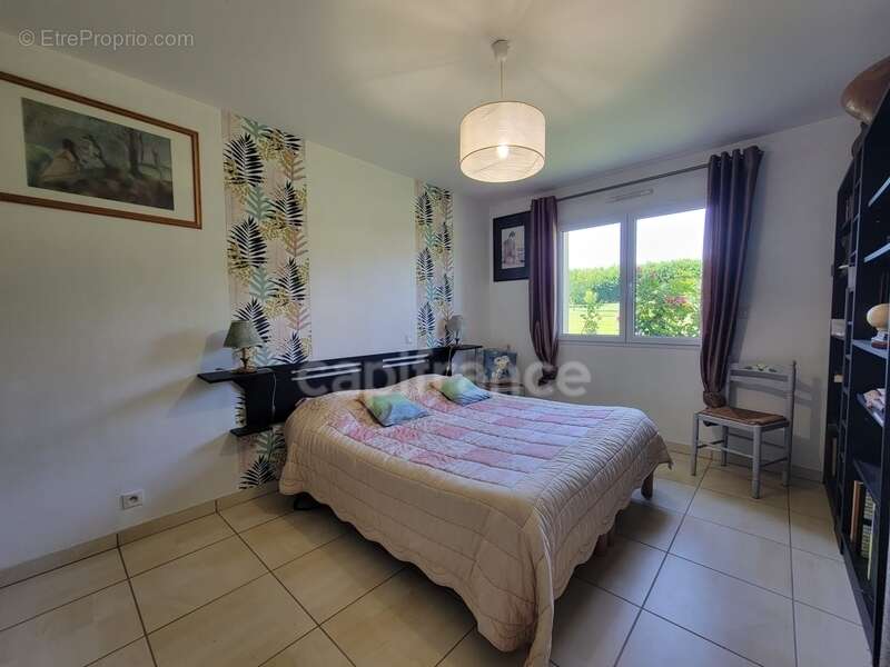 Plain-pied 3 chambres · Piscine au sel · Chauffage au sol - photo 12