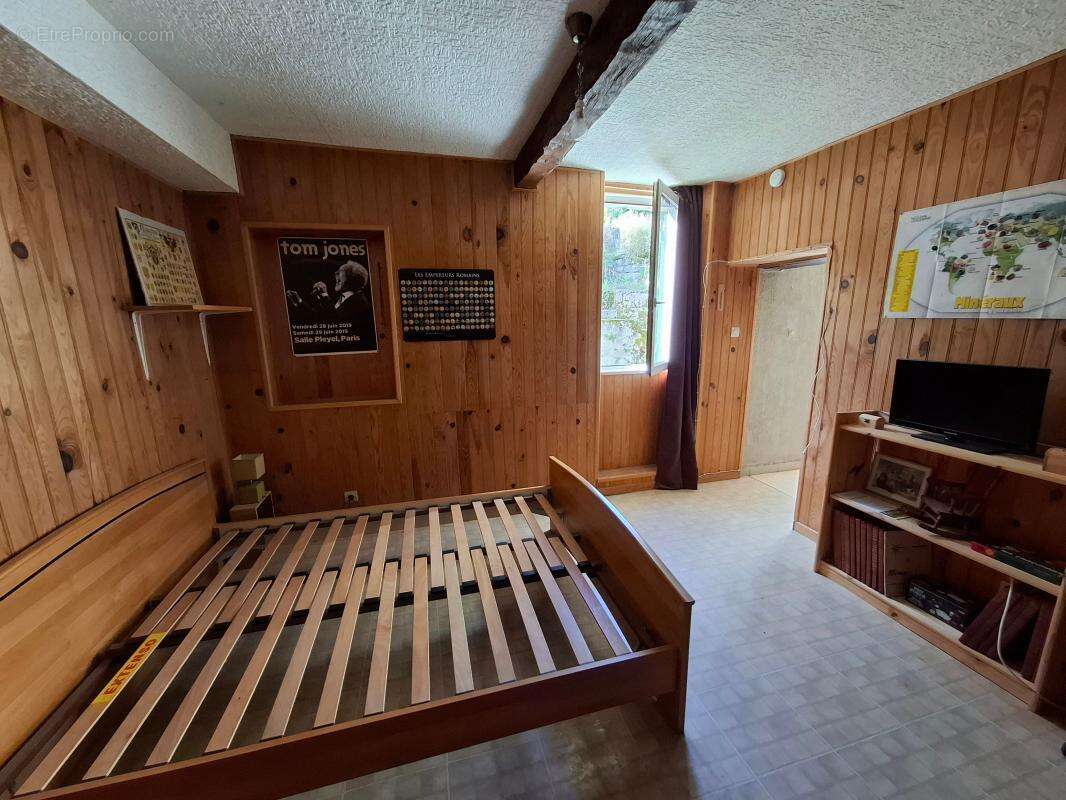 Maison à MONTIGNY-LENGRAIN