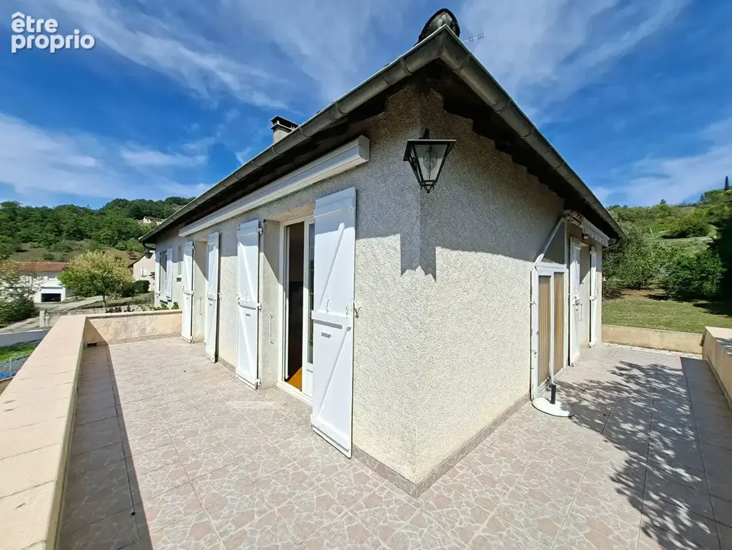 Villa avec piscine à 2 minutes des commodités - photo 7