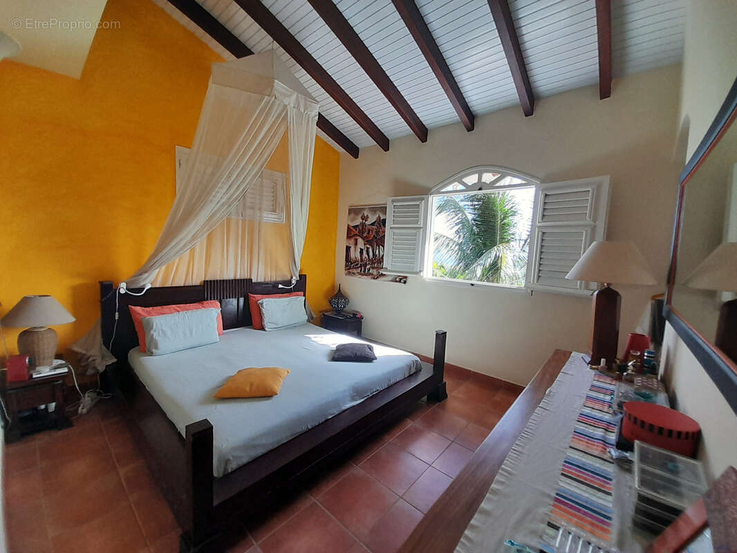 Maison à LES TROIS-ILETS