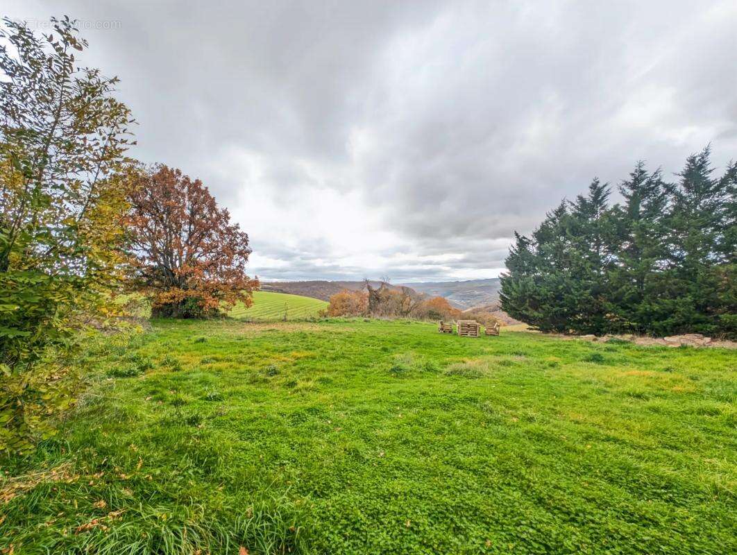Maison à SAINT-BEAUZELY