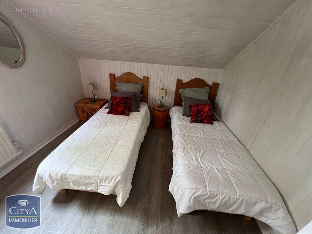 Maison à LACHAPELLE-AUZAC