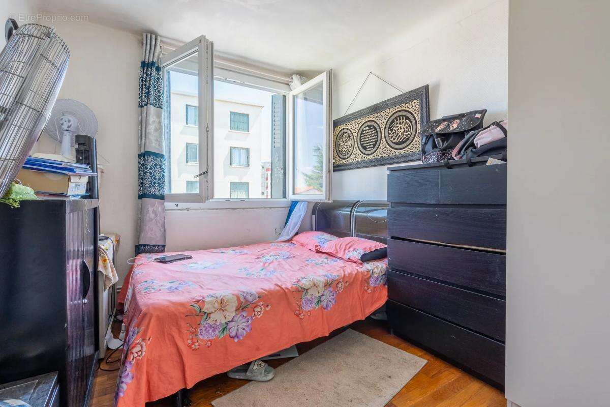 Appartement à AUBERVILLIERS