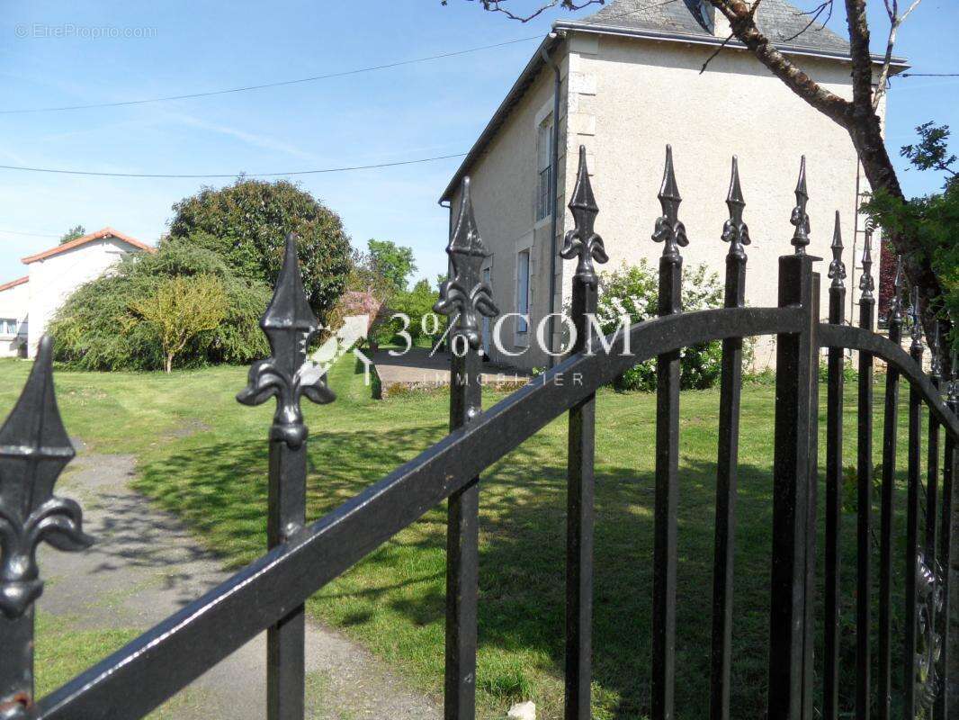 3%.com belle propriete sur 13306 m2 - photo 3
