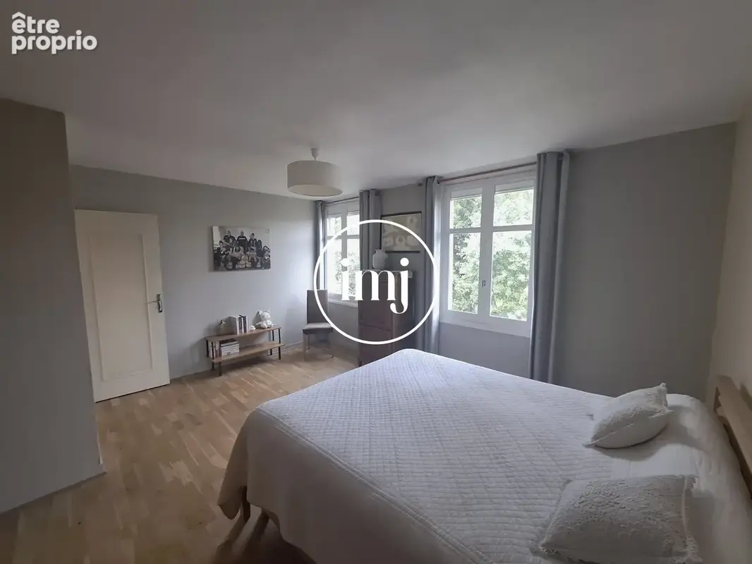 Maison 175 m² à Le Mesnil-Le-Roi  - photo 9