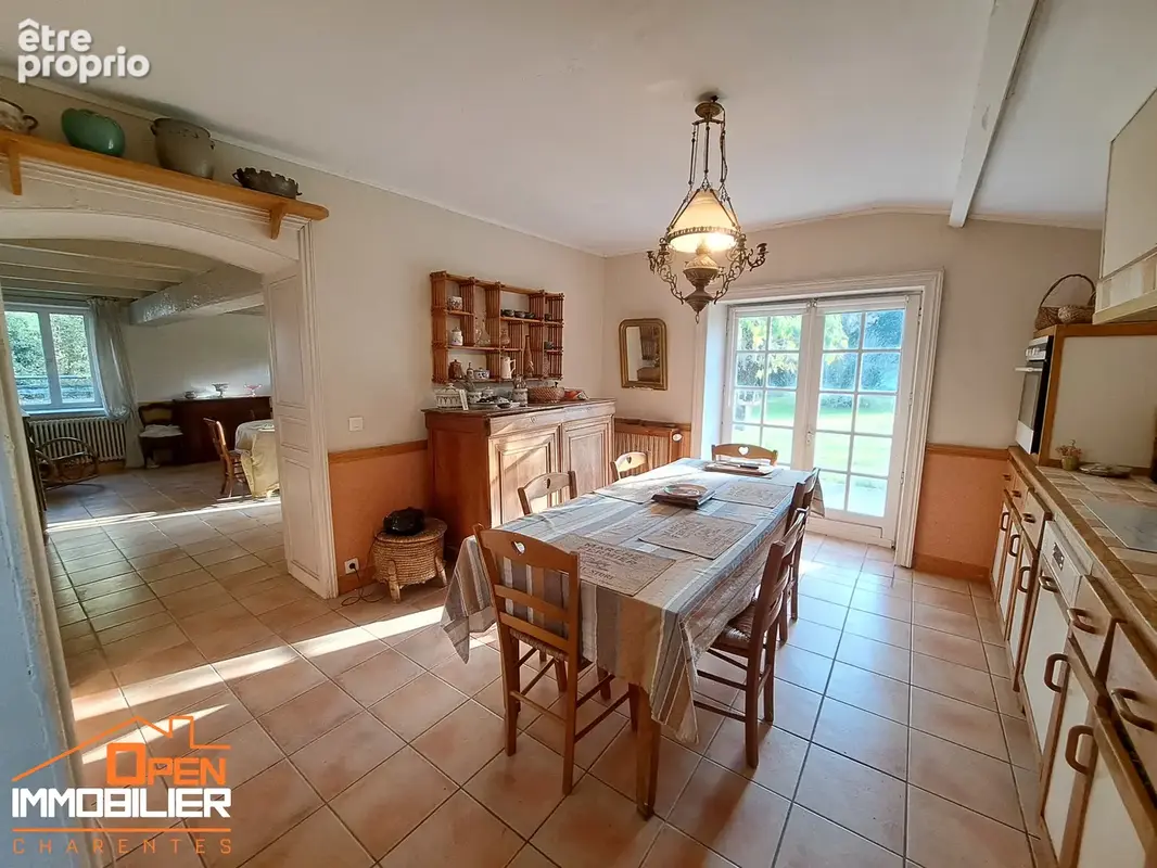 Appartement 7 pièces 175 m² à vendre à Criteuil-La-Magdeleine (16300) - photo 846