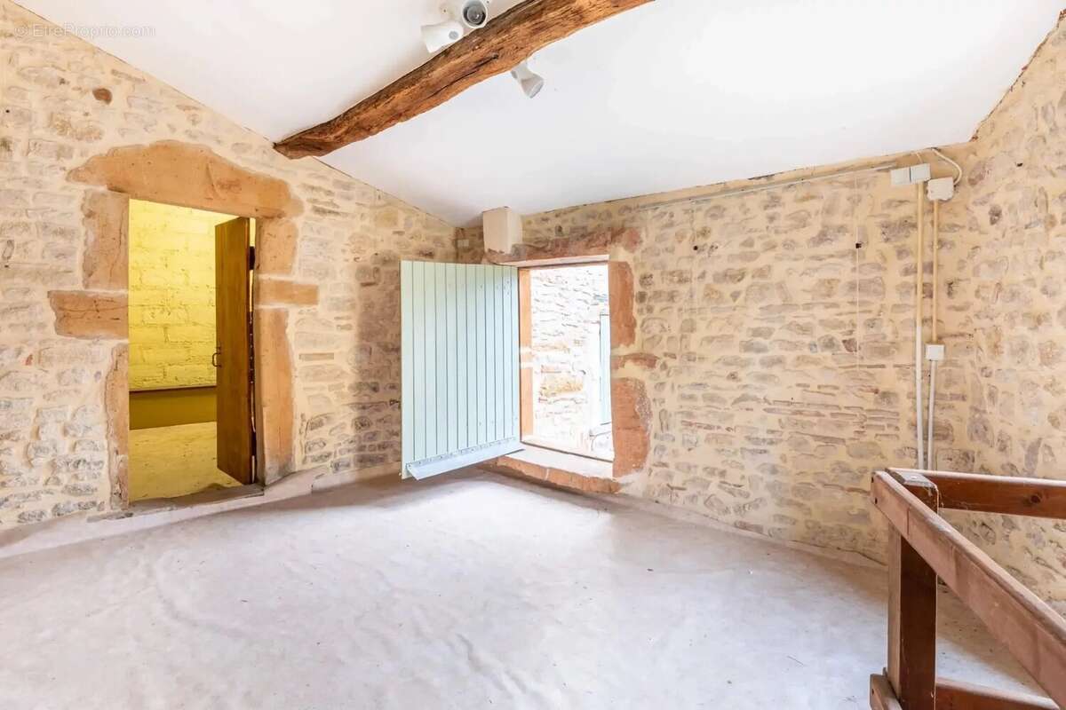 Maison à CHAZAY-D'AZERGUES