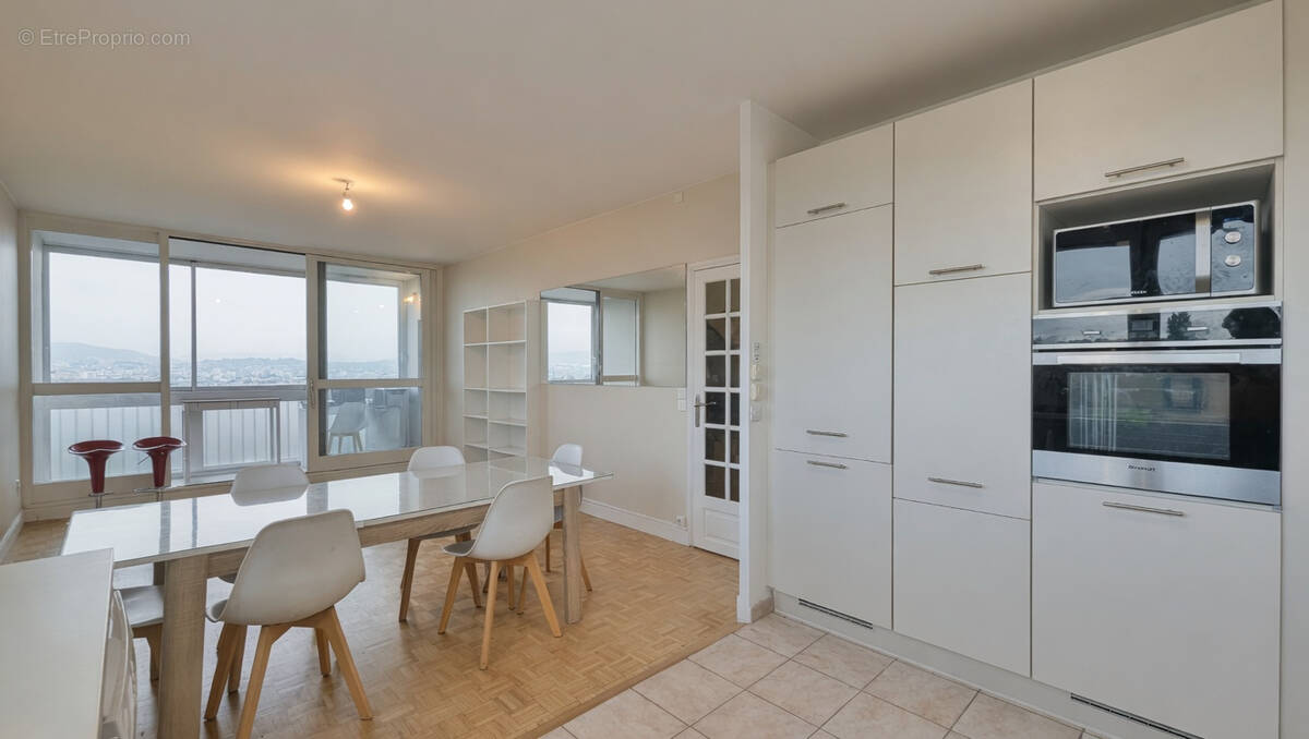Appartement à SEYNOD