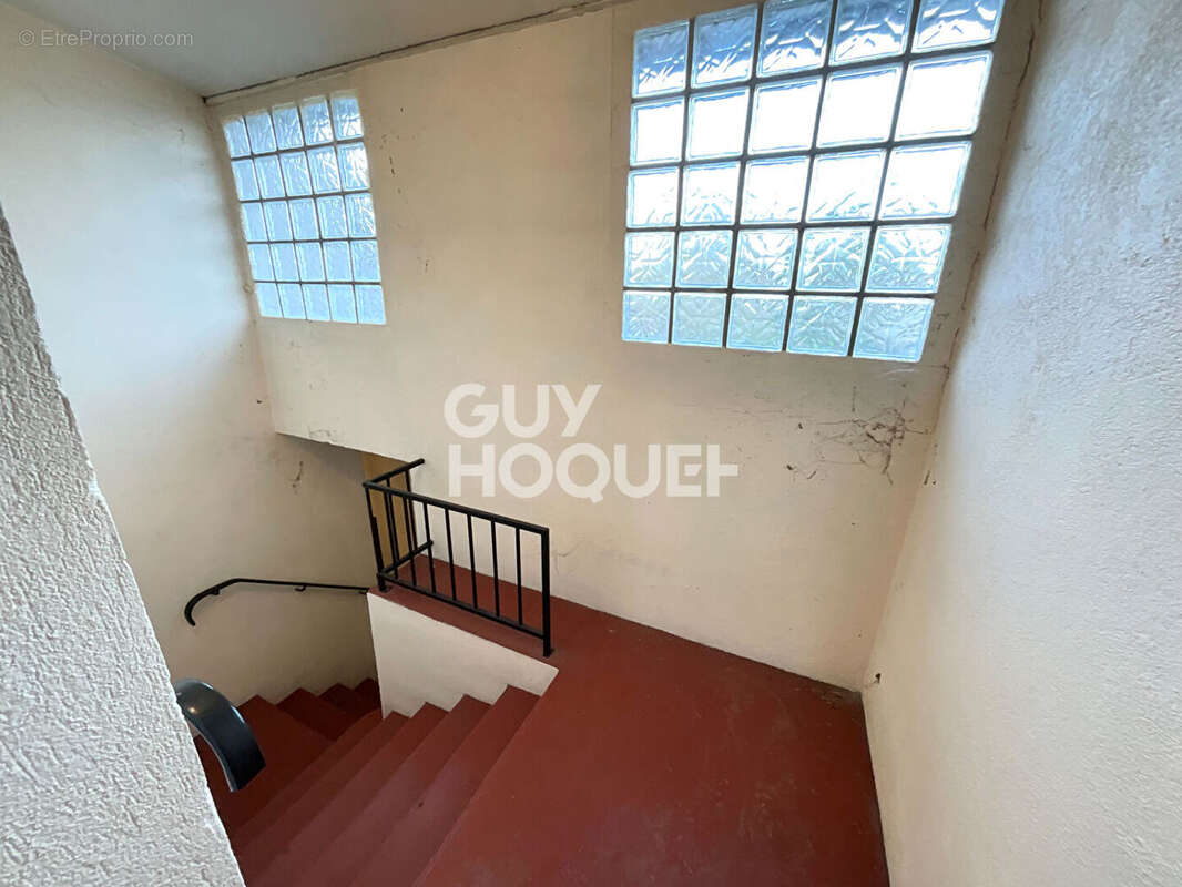 EXCLUSIVITE : Maison 148 m2 dont appartement de 40 m2 sur une parcelle d'environ 600 m2 - photo 11