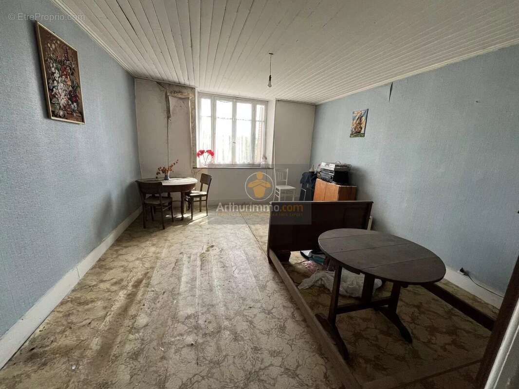 Appartement à NEUILLY-L'EVEQUE