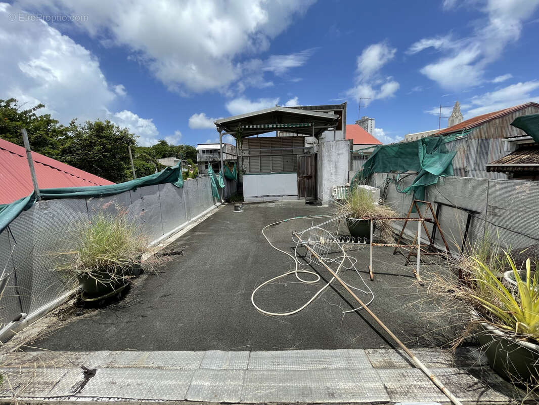 Maison à POINTE-A-PITRE