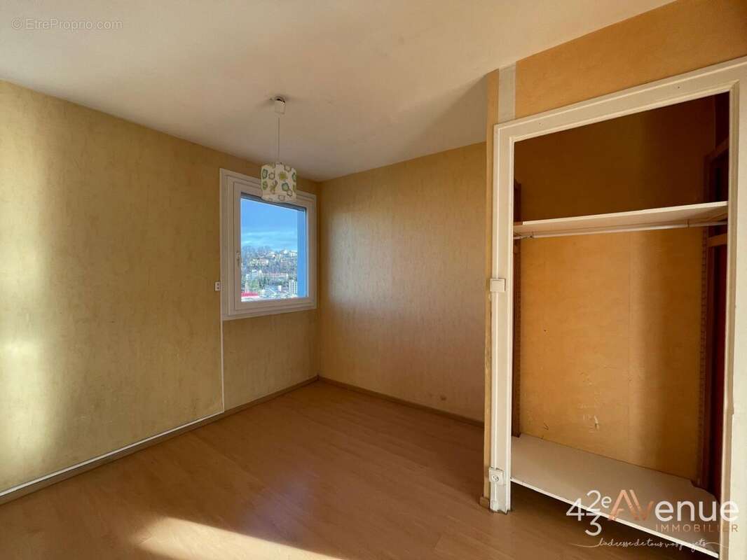 Appartement à SAINT-ETIENNE