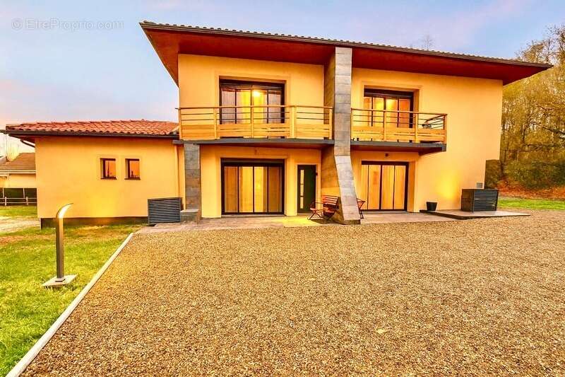 Maison à SAINT-JULIEN-EN-BORN