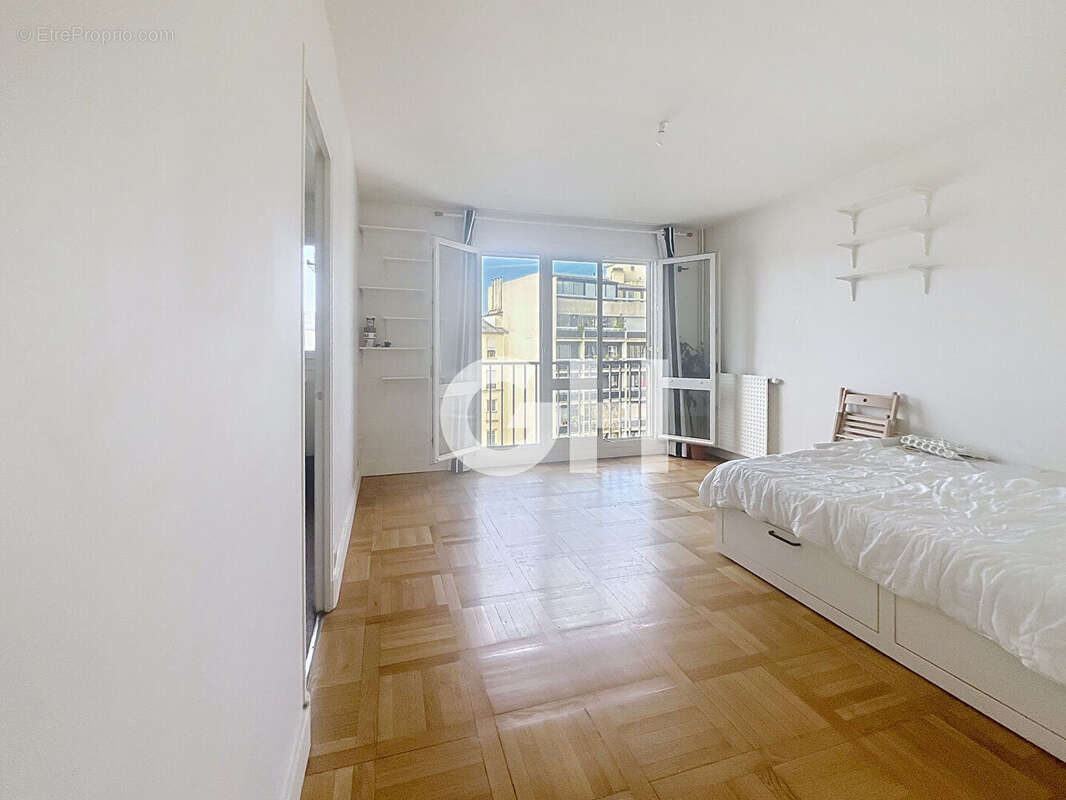 Appartement à PARIS-11E