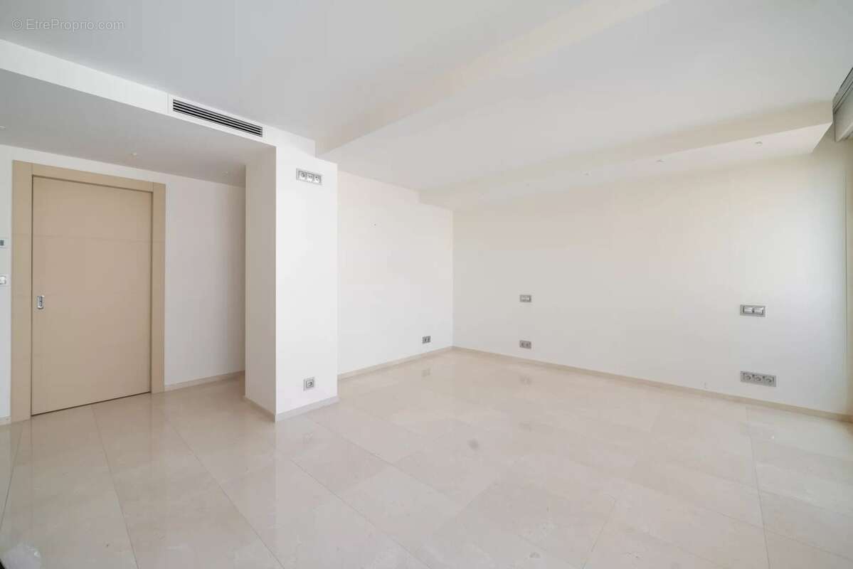 Appartement à MANDELIEU-LA-NAPOULE