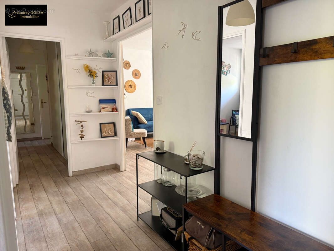 Appartement T4/5 traversant 93m2   Marseille 11e   2 Balcons - 259 000€ FAI - photo 8