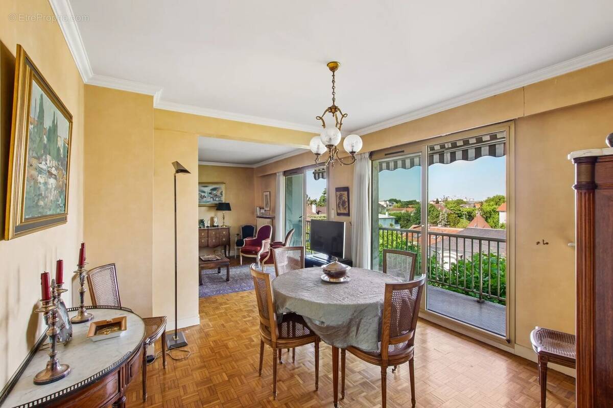 Appartement à SAINT-MAUR-DES-FOSSES