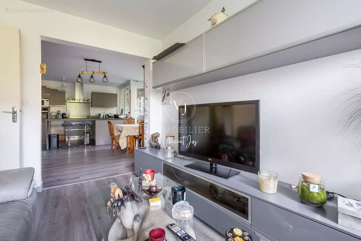 Appartement à CHARENTON-LE-PONT