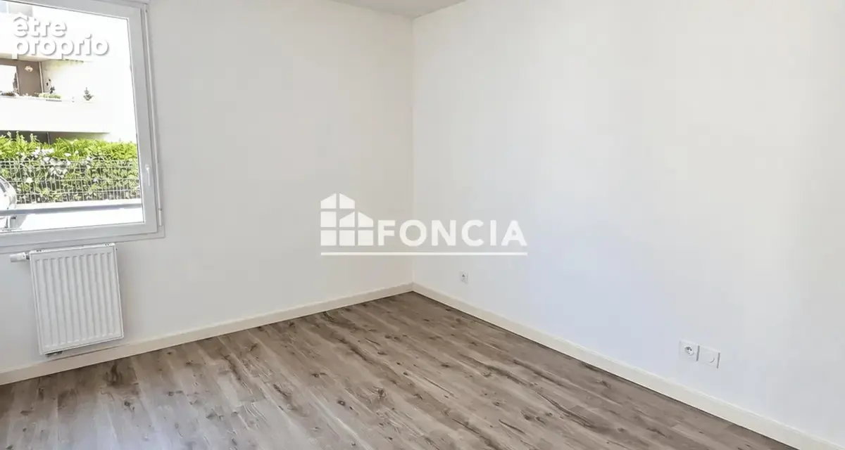 Appartement T3  dans une résidence fermée sécurisée avec place de parking en sous sol - photo 3