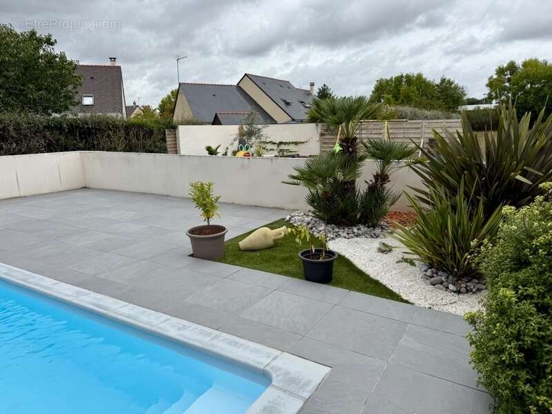 Maison à VILLEVEQUE