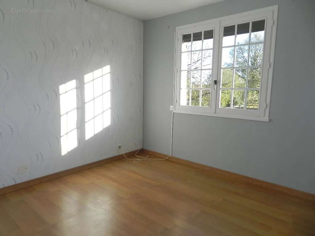 Maison à SAINT-PIERRE-SUR-DIVES