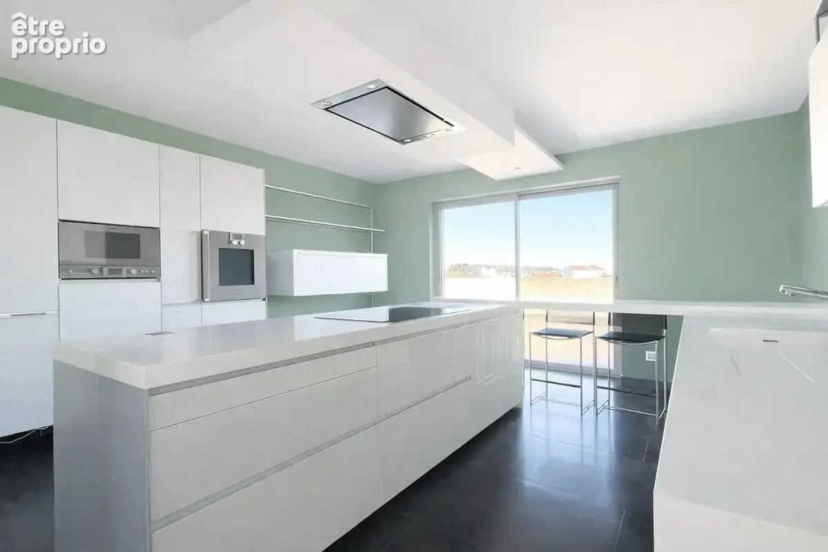Appartement 5 pièces 215 m² à vendre à Nimes (30000) - photo 2