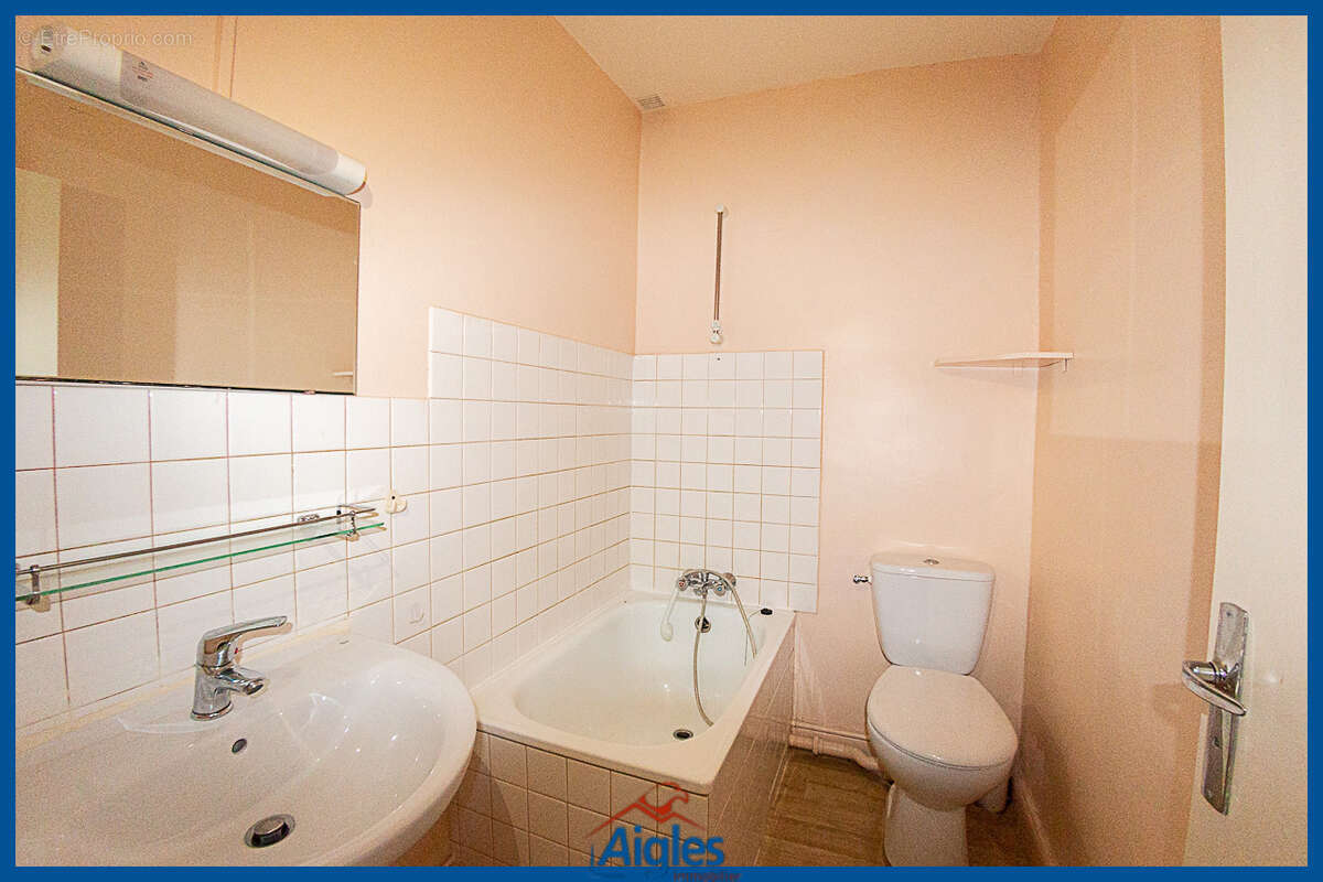 Appartement à SAINT-GERMAIN-LEMBRON