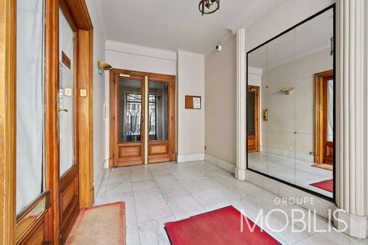 Appartement à PARIS-16E