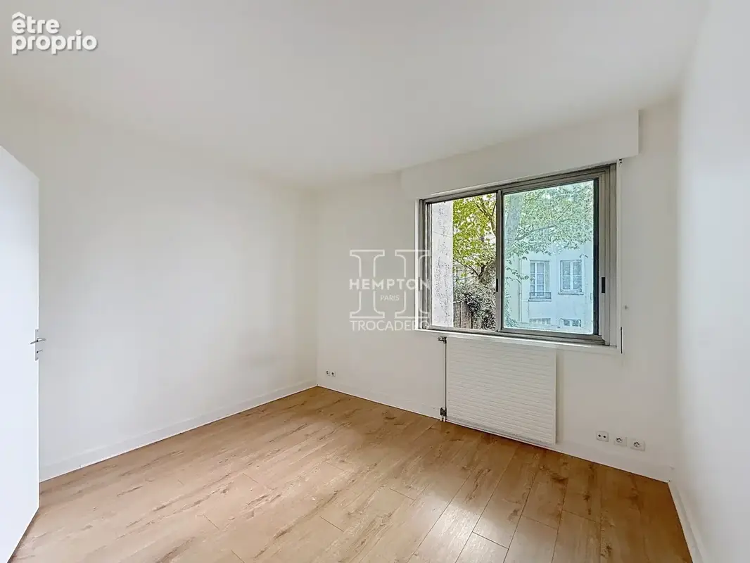 Paris xviie   studio idéalement situé avenue de wagram - - photo 9