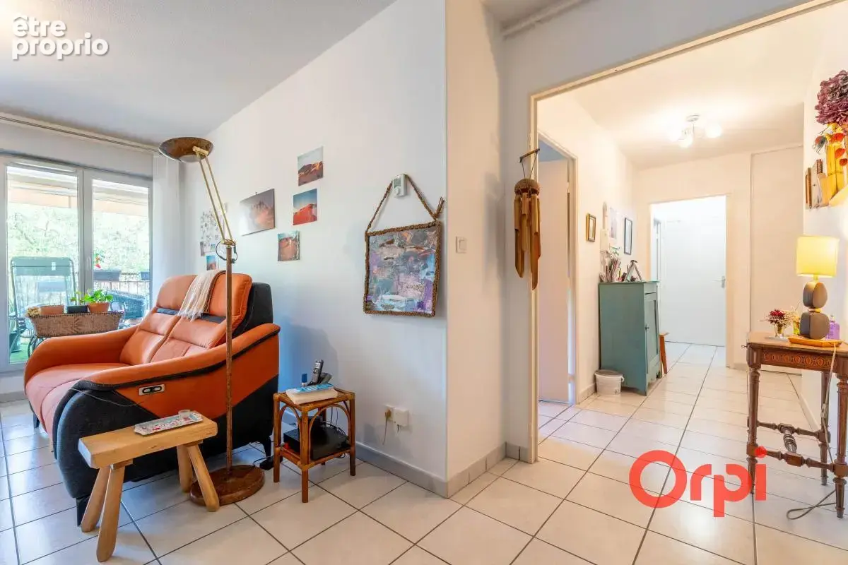 Appartement en parfait état avec terrasse et garage - photo 12