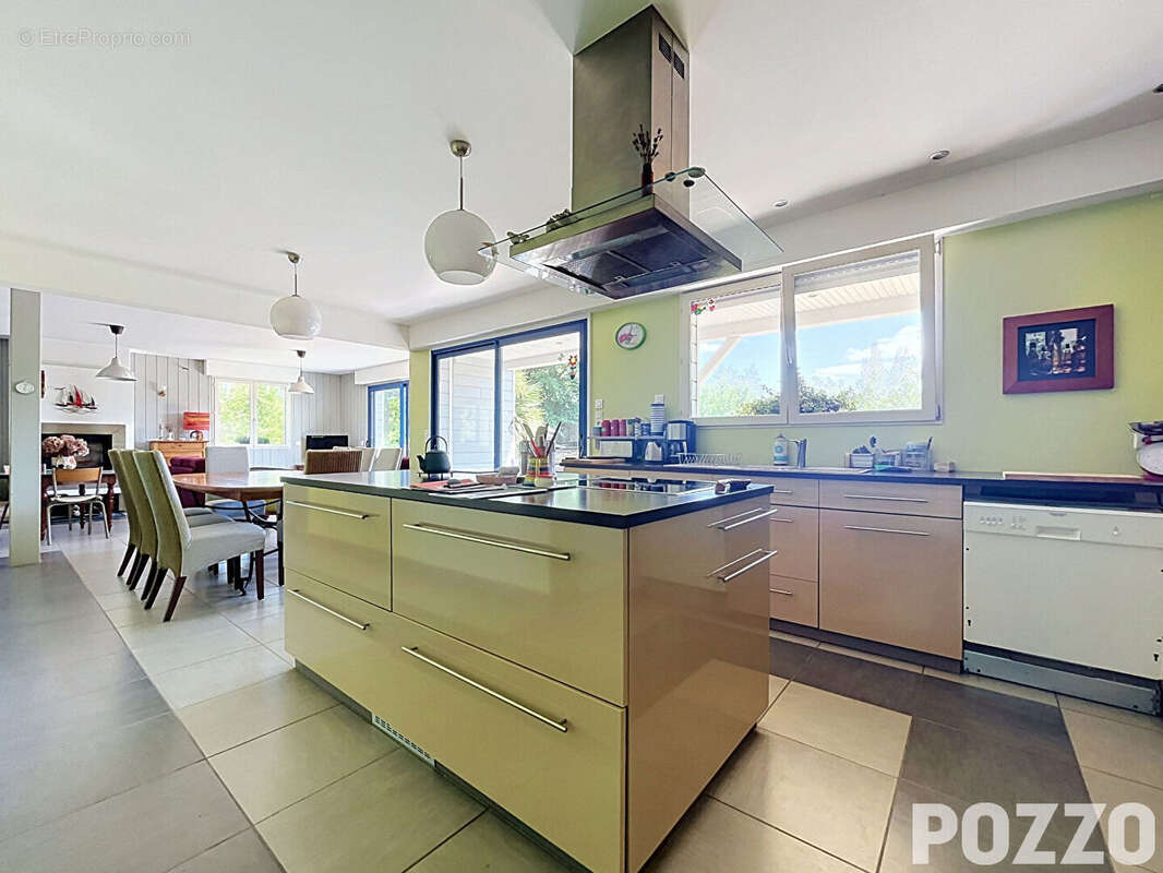 Maison Jullouville 5 pièce(s) 165 m2 - Maison ossature bois - 930 m² de terrain - photo 3