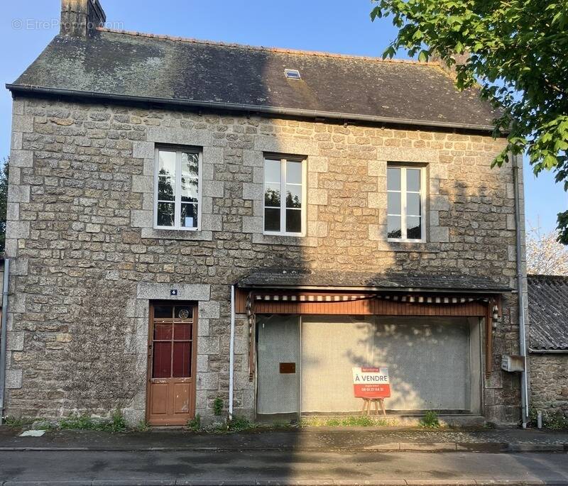 Maison à SAINT-NICOLAS-DU-PELEM