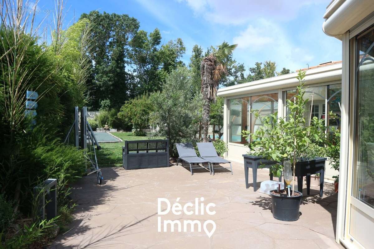 La Jarrie - Maison avec jardin, piscine, dépendances et spa - photo 3