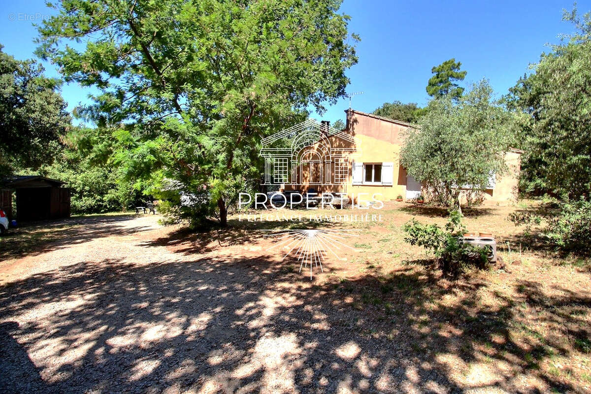 La roquebrussanne - maison - 144m² - plain-pied - environnement calme et verdoyant - photo 2