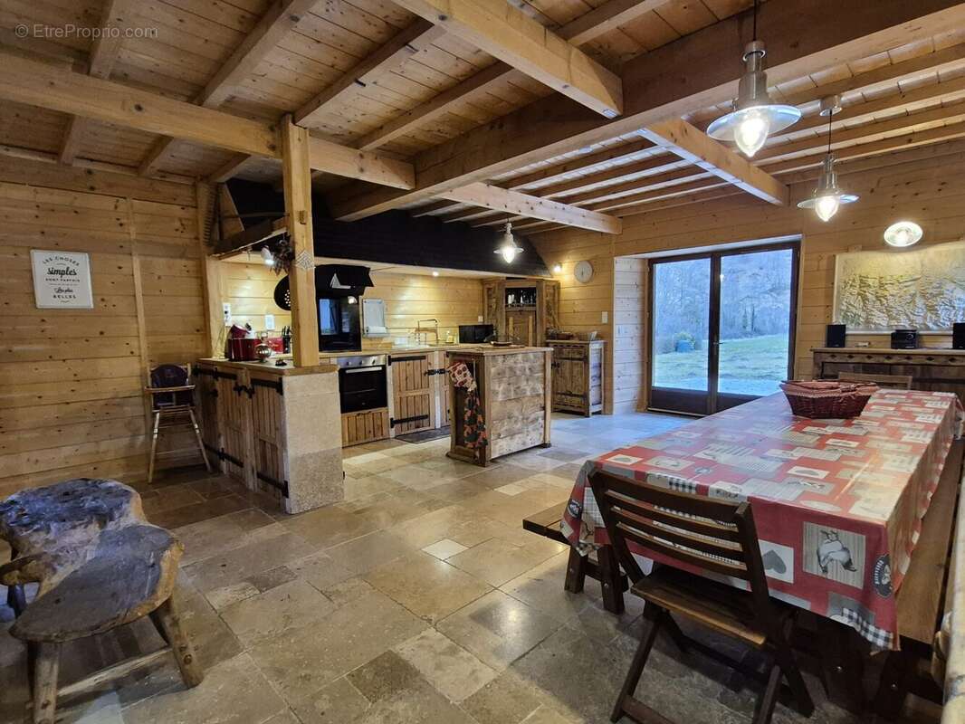 Maison à CAMPAN