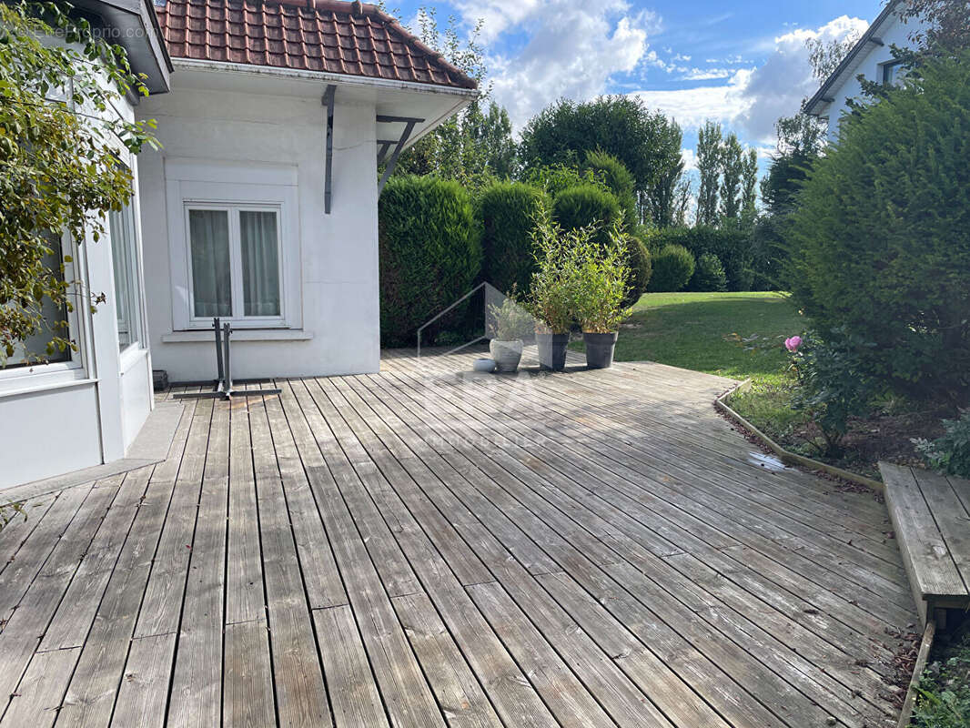 Commerce à TETEGHEM