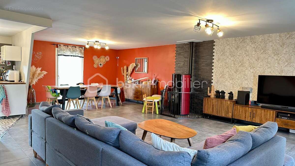 Maison à CLOS-FONTAINE