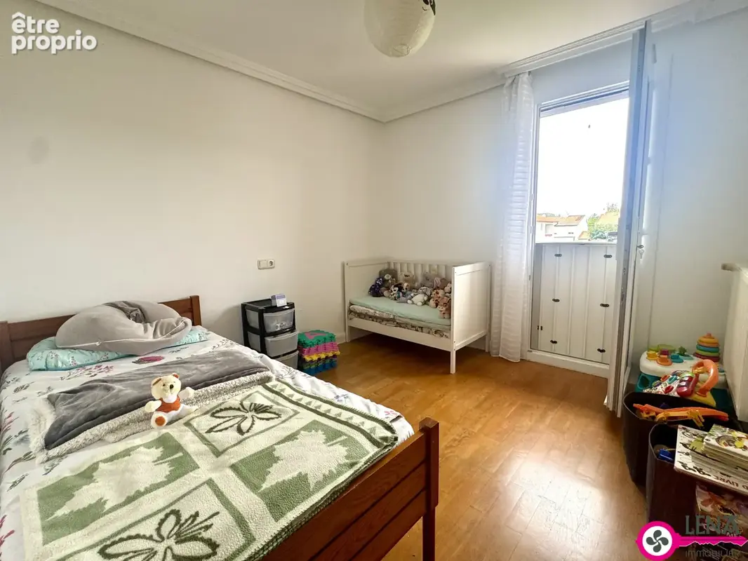 Maison T4 en très bon état, avec terrasses, jardins et garage - photo 9
