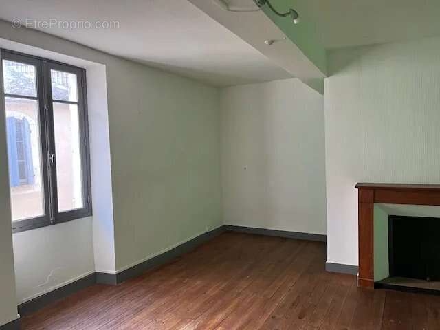 Maison à SAINT-CLAR