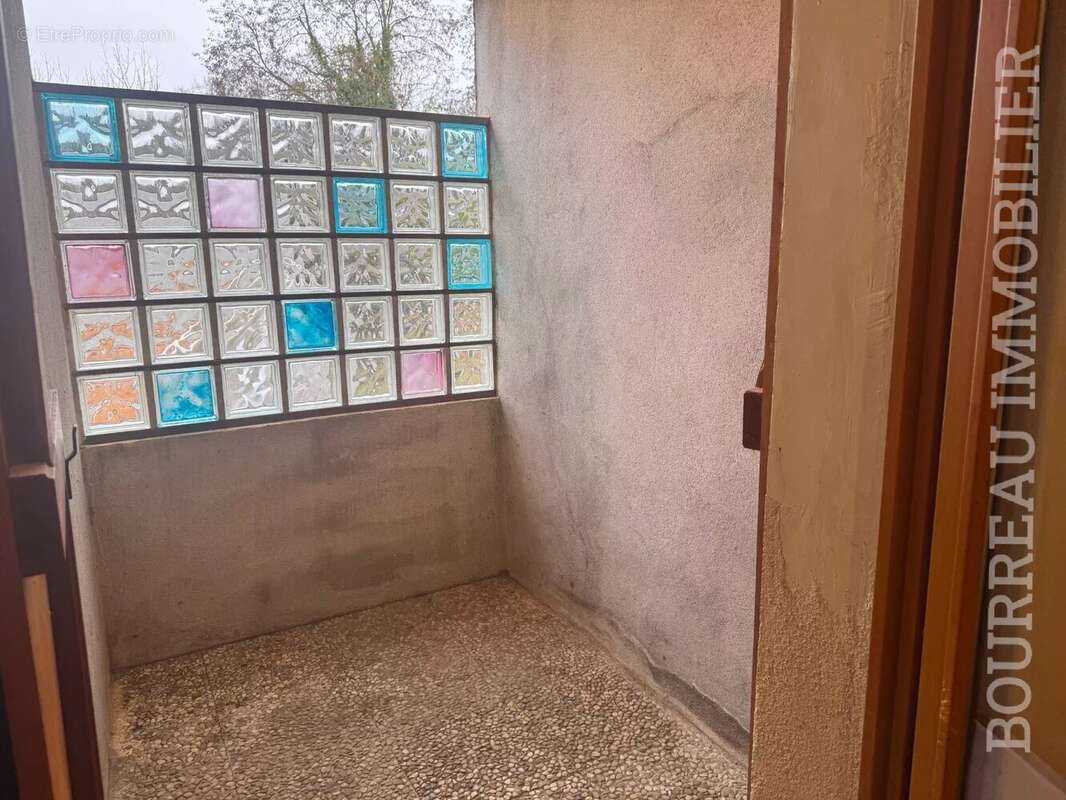 Maison à LA CELLE-SAINT-CYR