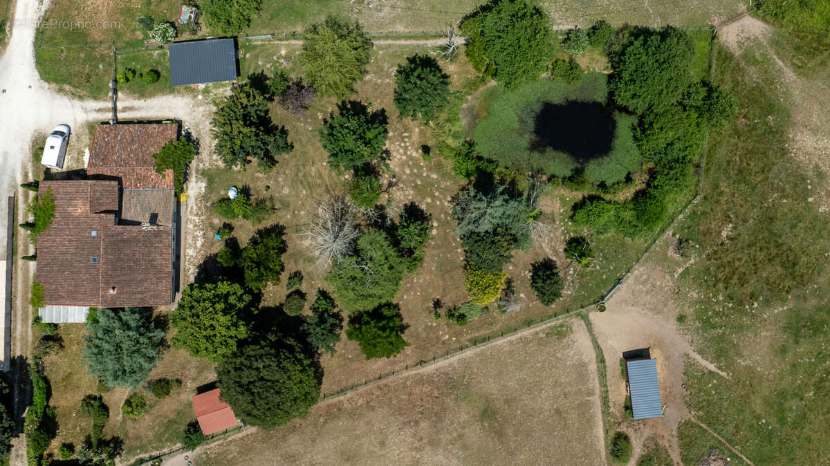 Maison à LA ROCHE-CHALAIS