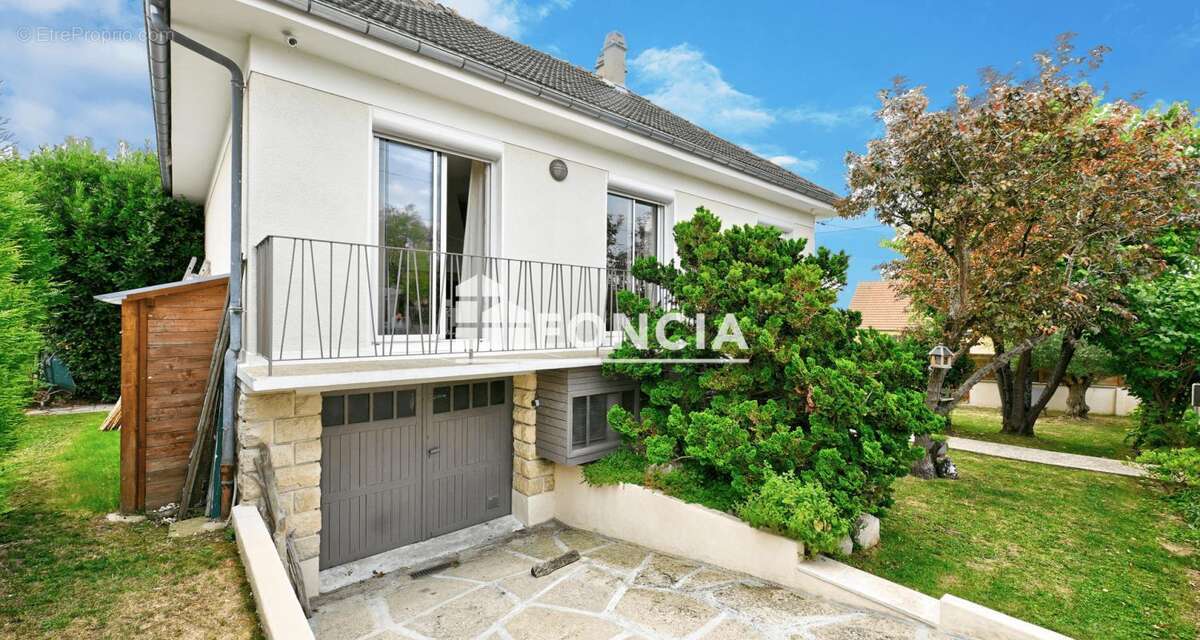 Maison à OSNY