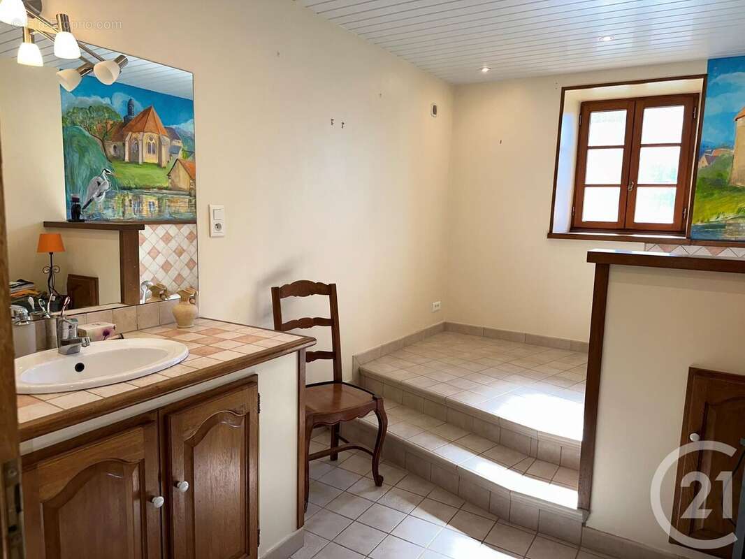 Maison à SUILLY-LA-TOUR