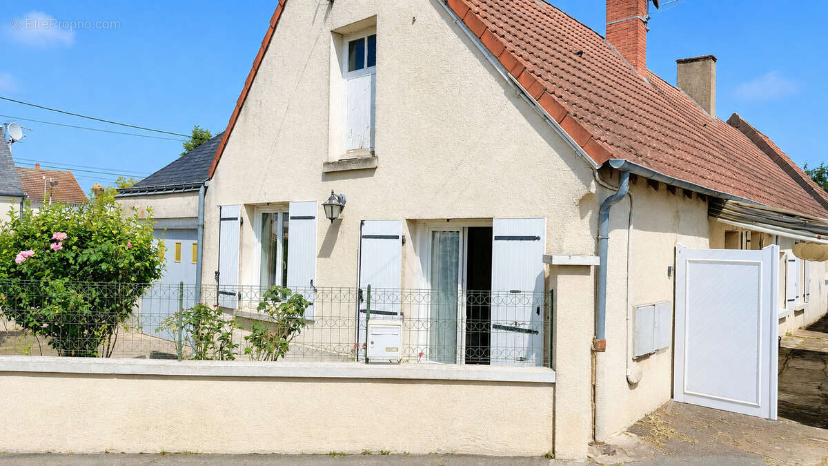 Maison à BLERE