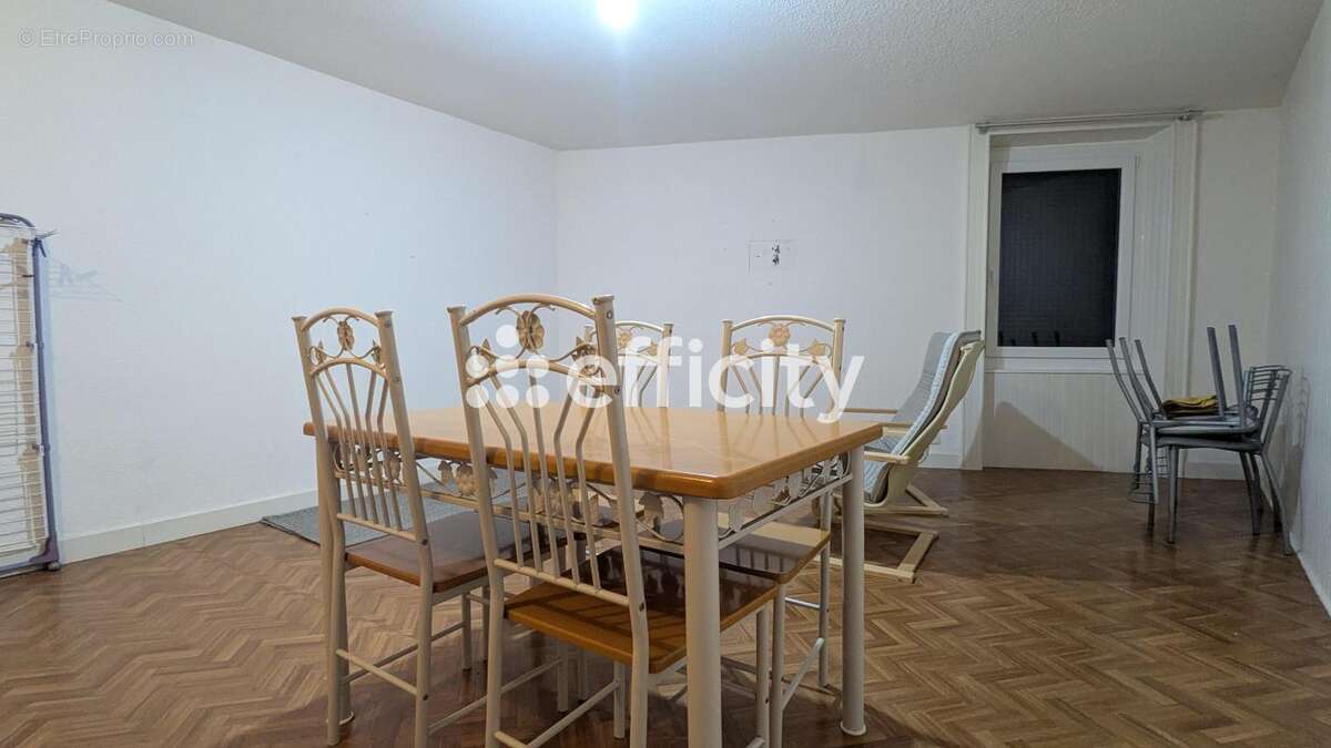 Maison à SAINT-REMY-SUR-DUROLLE