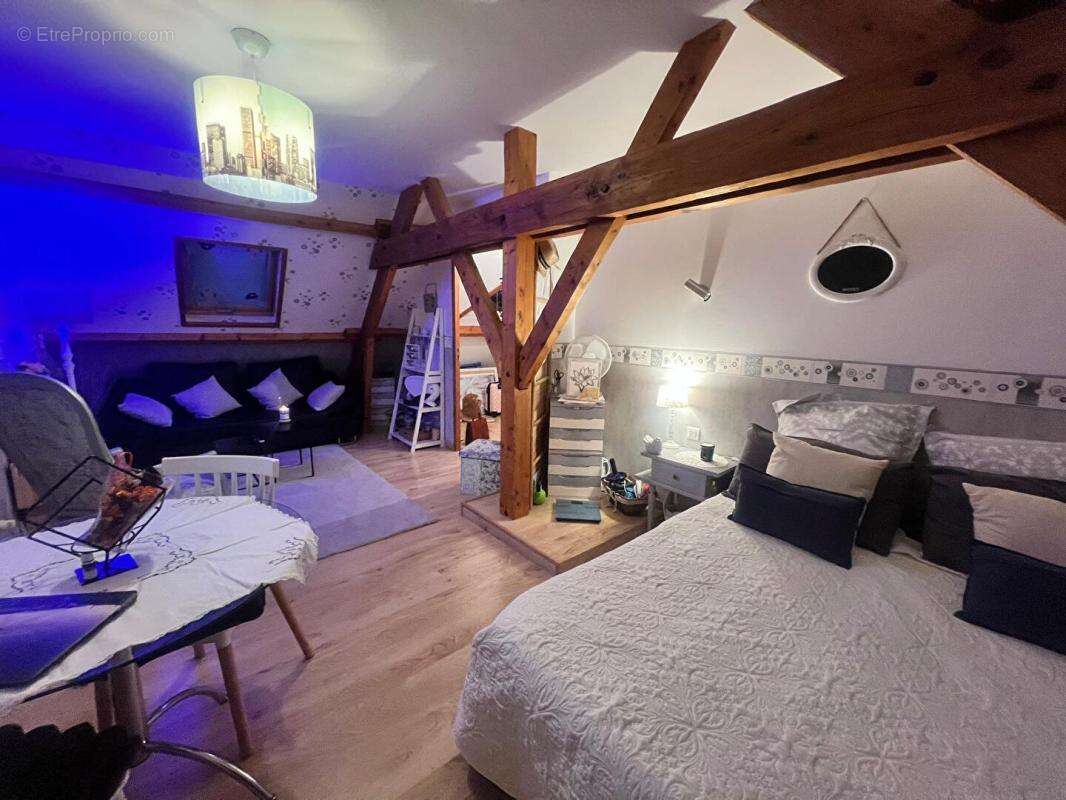 Maison à VARENNES-VAUZELLES